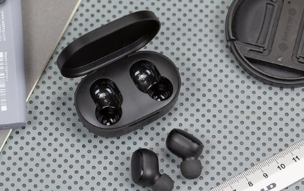 小米希望您将TWS耳塞存储在智能手机中